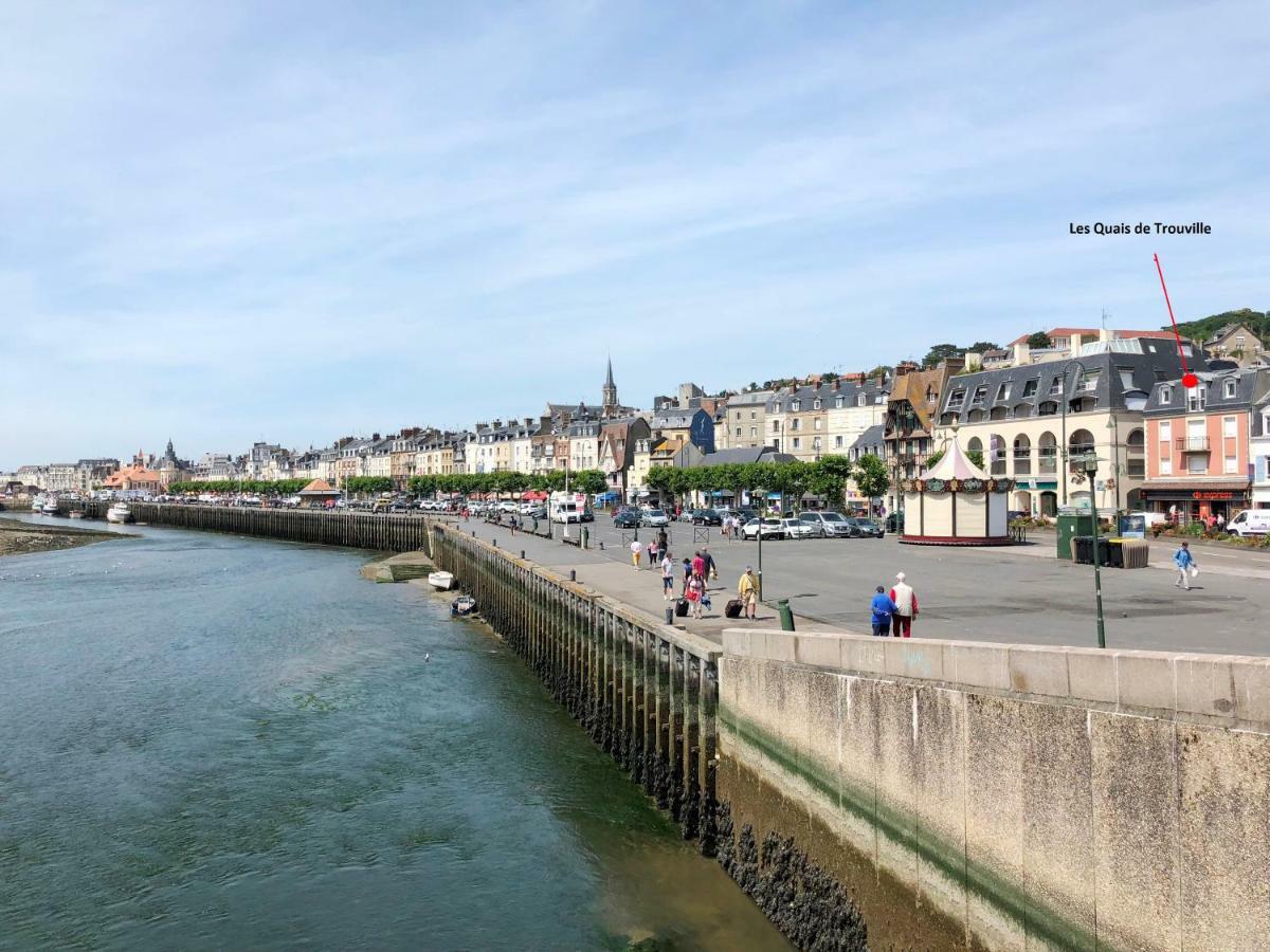 Les Quais De Trouville Екстериор снимка